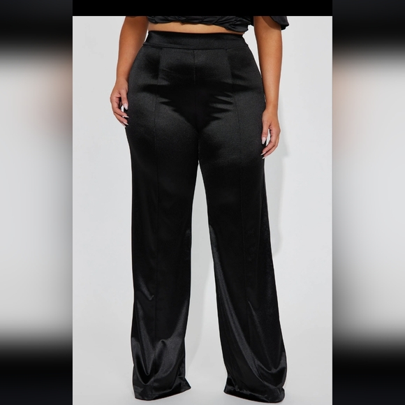 Fashion Nova satin pants black - Picture 3 of 9